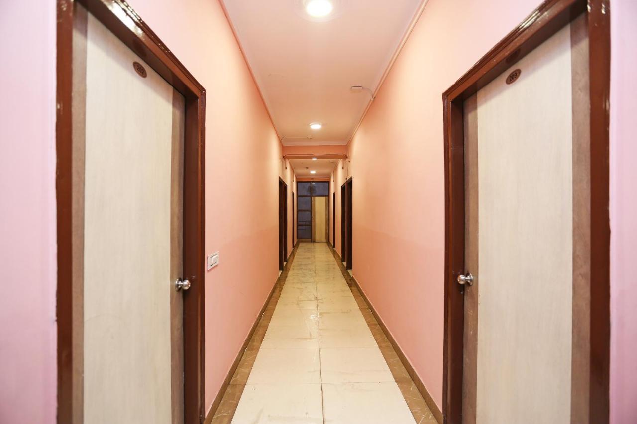 Hotel Oyo Flagship 14774 Sector 14 Gurgaon Zewnętrze zdjęcie