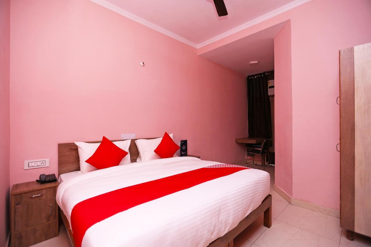 Hotel Oyo Flagship 14774 Sector 14 Gurgaon Zewnętrze zdjęcie