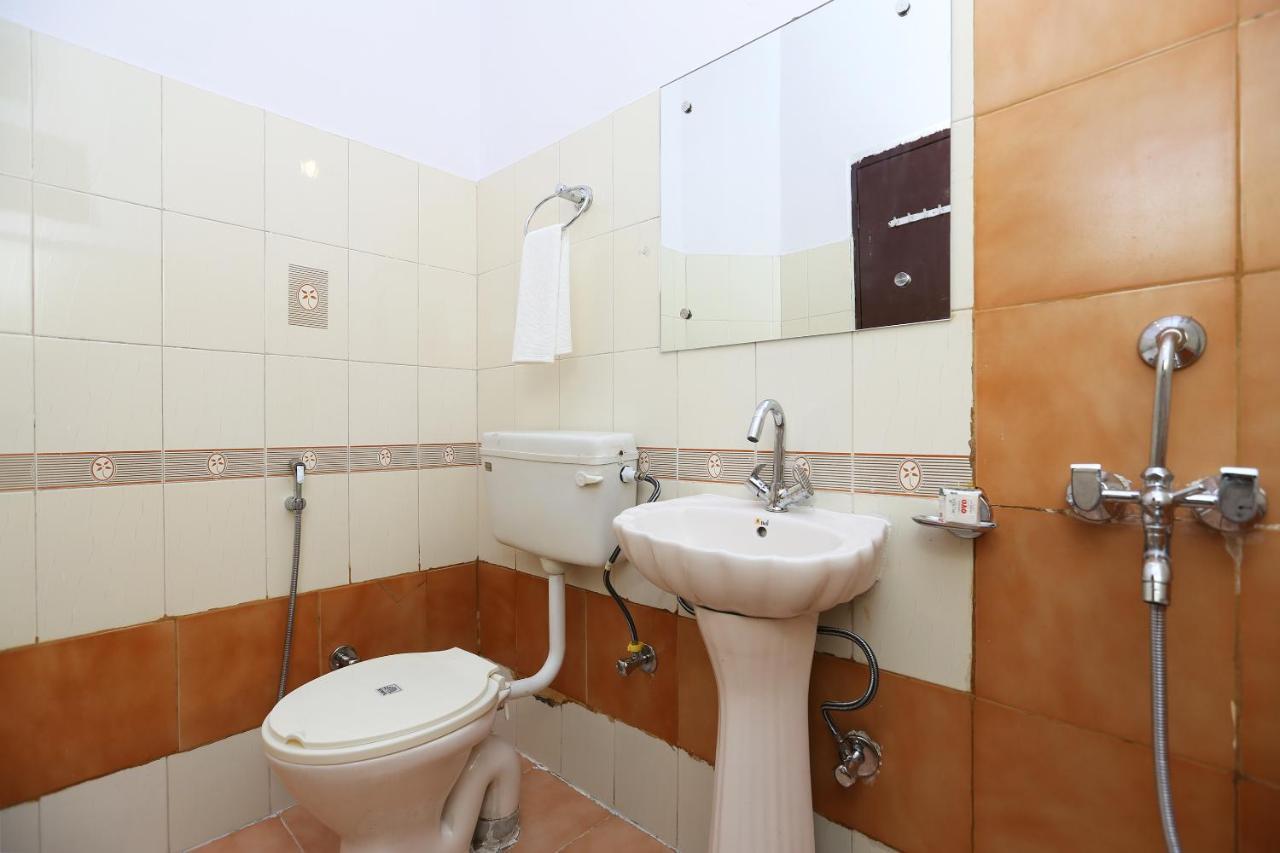 Hotel Oyo Flagship 14774 Sector 14 Gurgaon Zewnętrze zdjęcie