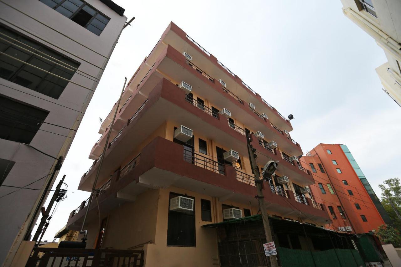 Hotel Oyo Flagship 14774 Sector 14 Gurgaon Zewnętrze zdjęcie